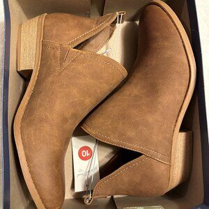 NWT Universal Thread Cutout Booties Vegan Suede Size 10
